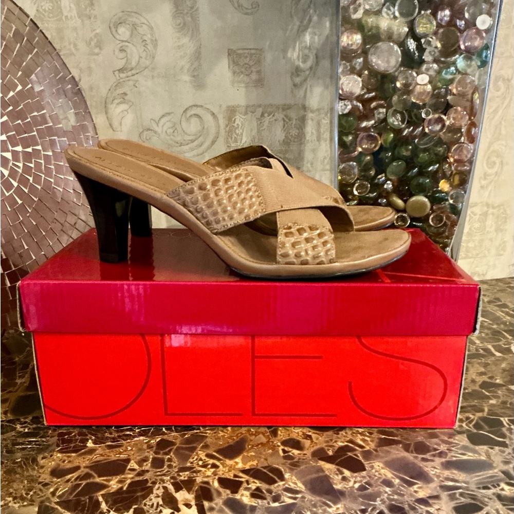 AEROSOLES Tan Heels with Woven Detail